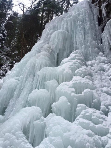 Замерзший водопад